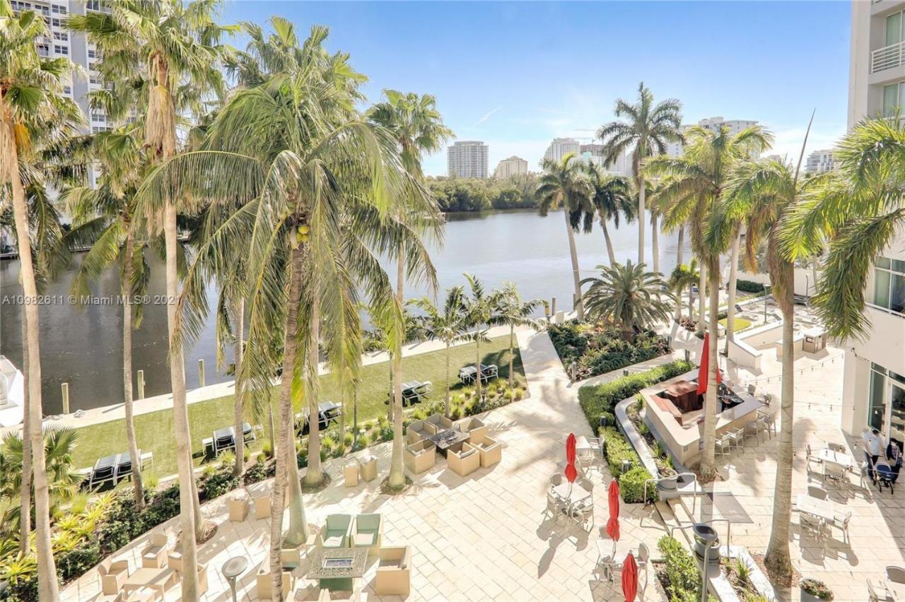 פורט לודרדייל Gallery One - A Doubletree Suites By Hilton Hotel מראה חיצוני תמונה