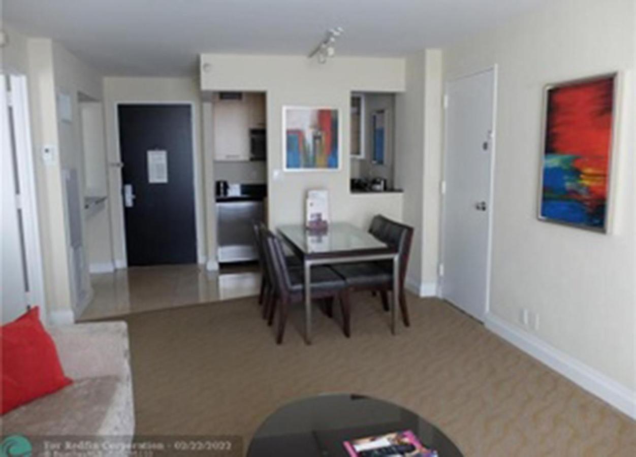 פורט לודרדייל Gallery One - A Doubletree Suites By Hilton Hotel מראה חיצוני תמונה