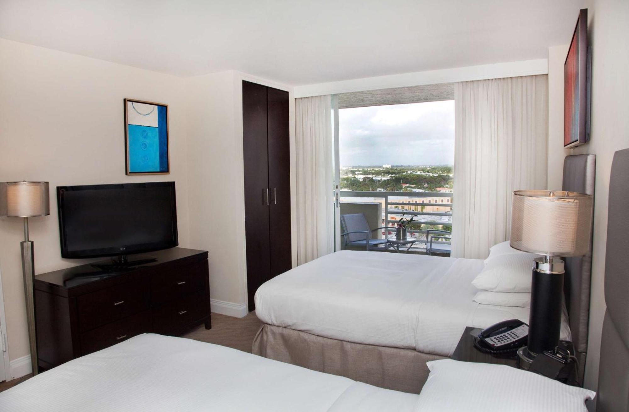 פורט לודרדייל Gallery One - A Doubletree Suites By Hilton Hotel מראה חיצוני תמונה