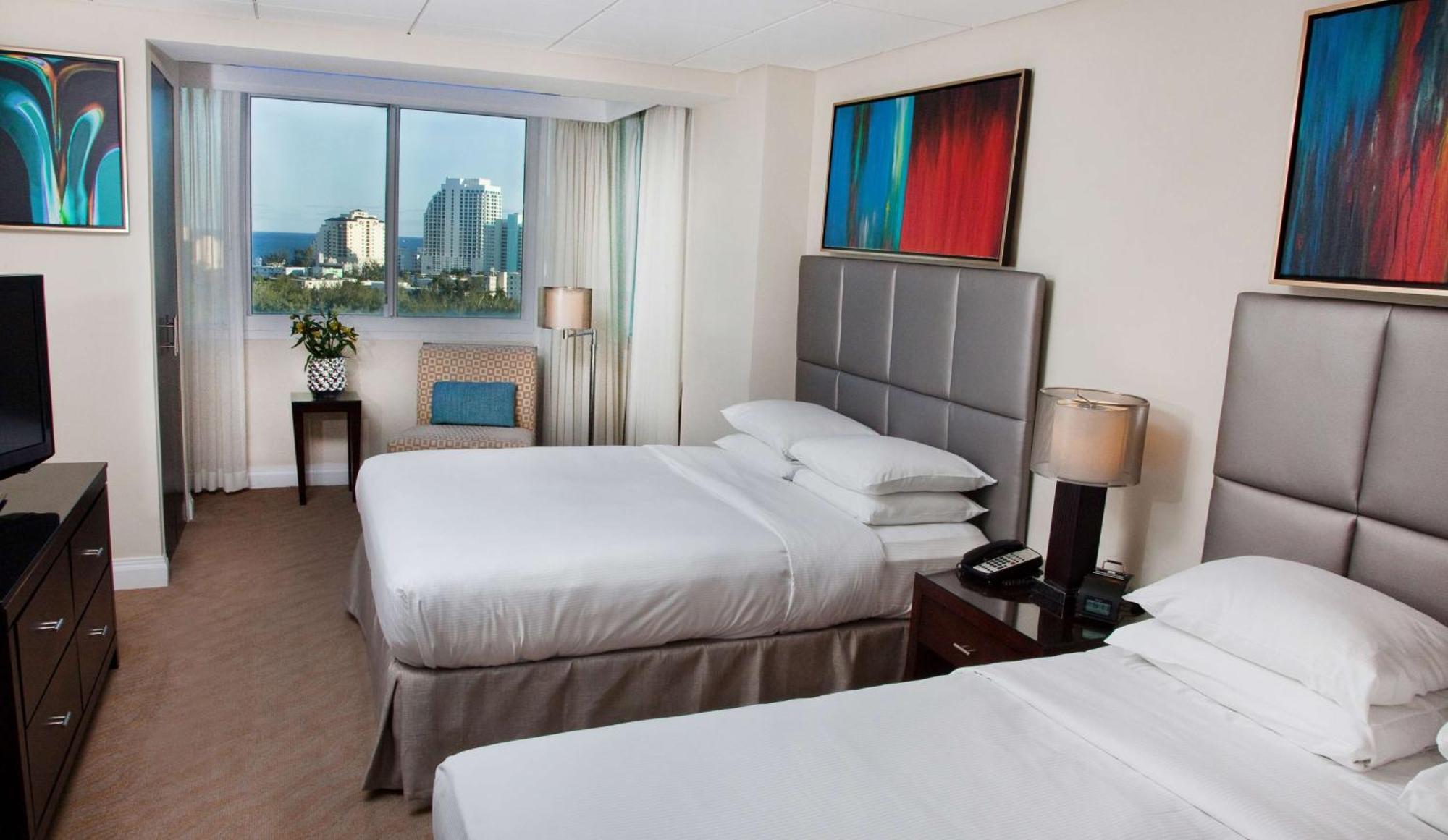 פורט לודרדייל Gallery One - A Doubletree Suites By Hilton Hotel מראה חיצוני תמונה