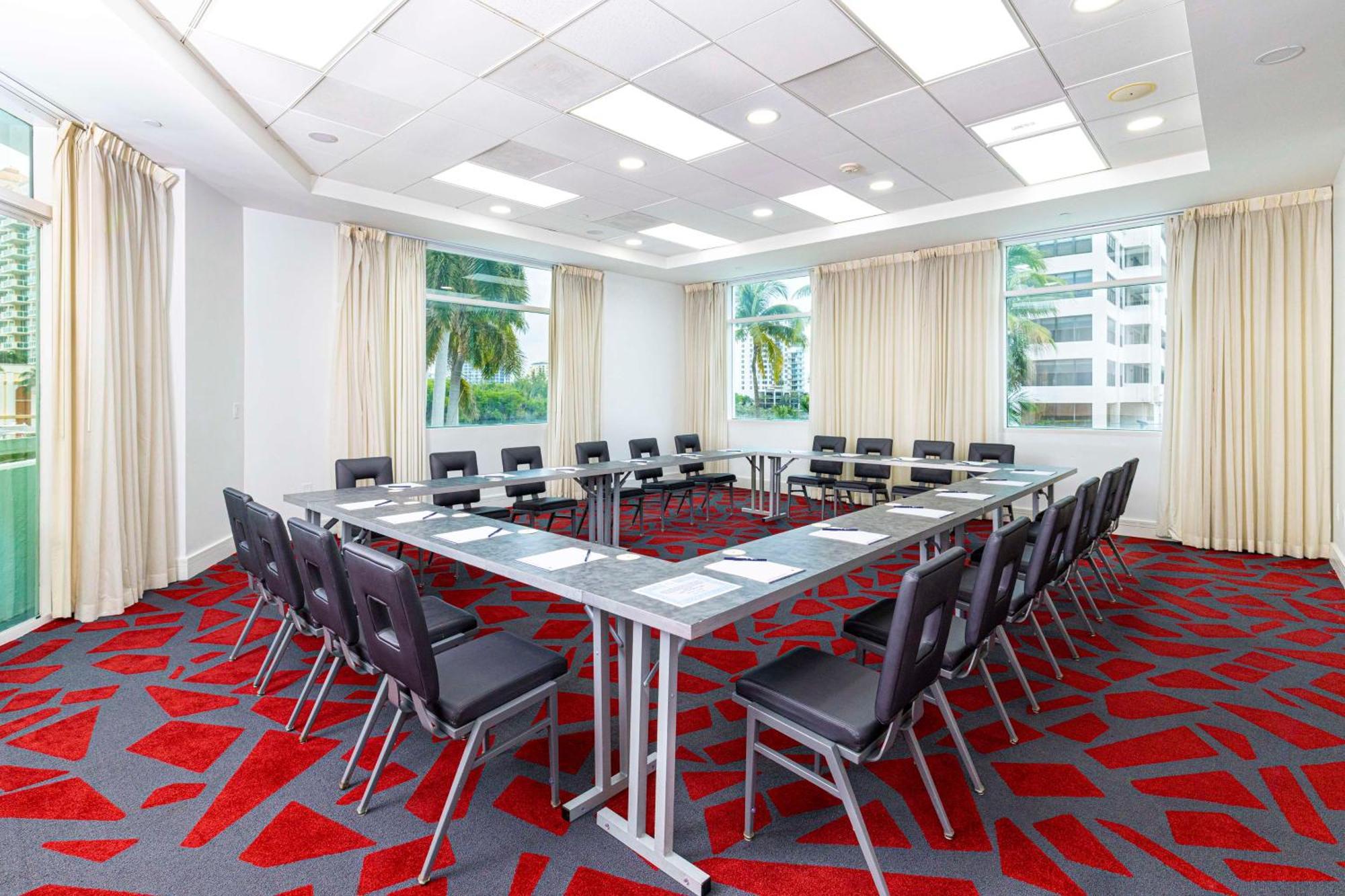 פורט לודרדייל Gallery One - A Doubletree Suites By Hilton Hotel מראה חיצוני תמונה