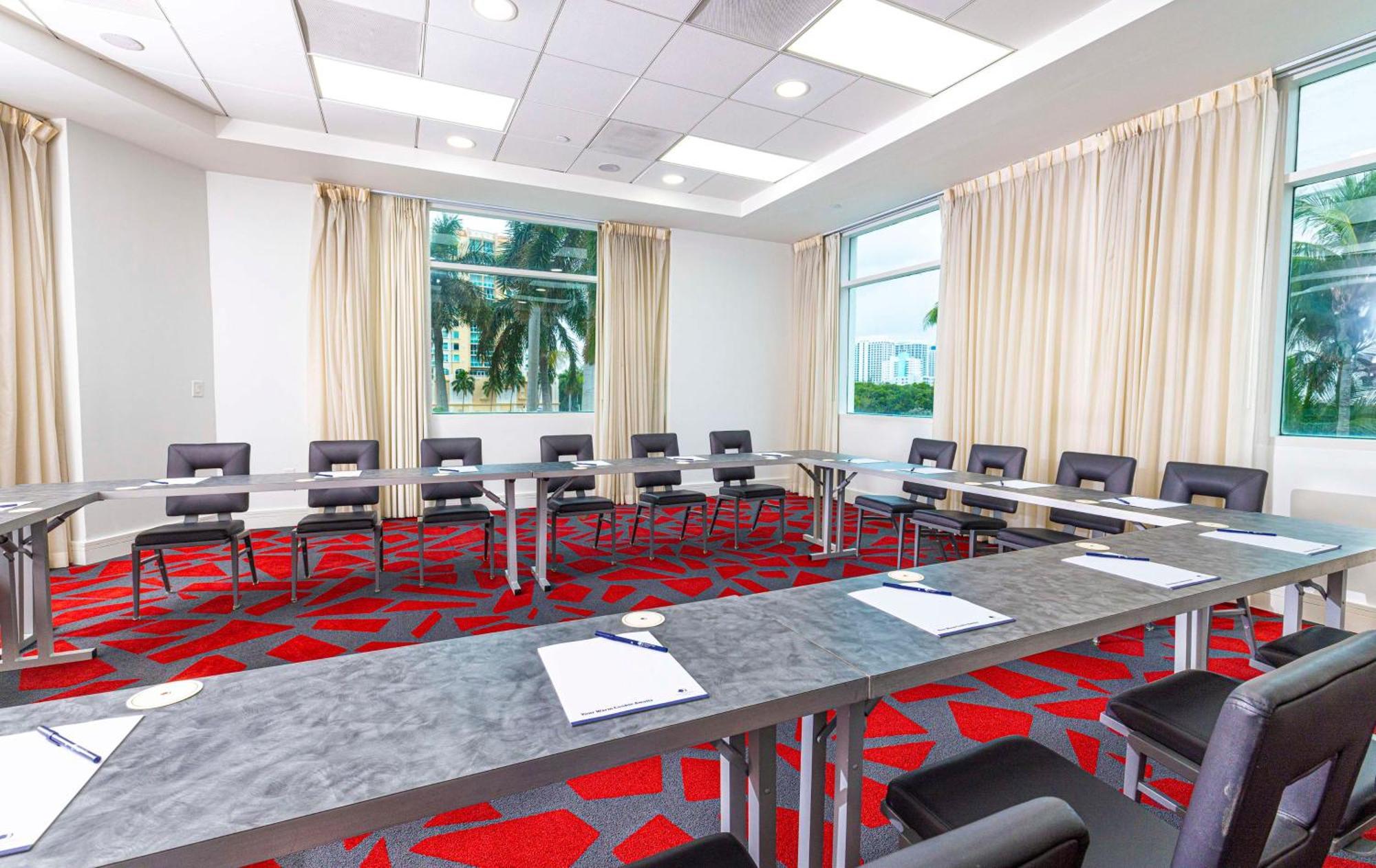 פורט לודרדייל Gallery One - A Doubletree Suites By Hilton Hotel מראה חיצוני תמונה