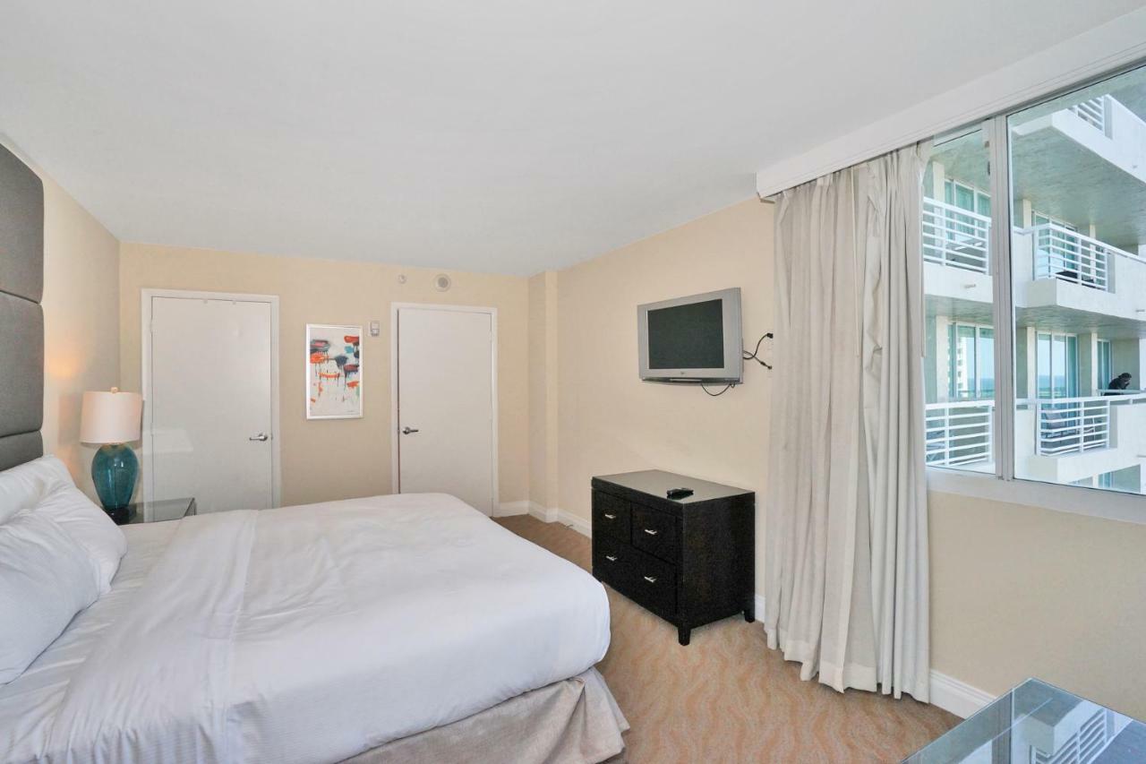 פורט לודרדייל Gallery One - A Doubletree Suites By Hilton Hotel מראה חיצוני תמונה