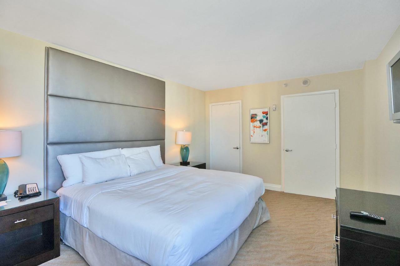 פורט לודרדייל Gallery One - A Doubletree Suites By Hilton Hotel מראה חיצוני תמונה